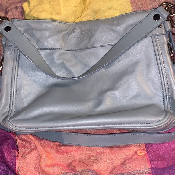 Super clean coach convertible shoulder bag with crossbody strap. - Picture 2 of 8